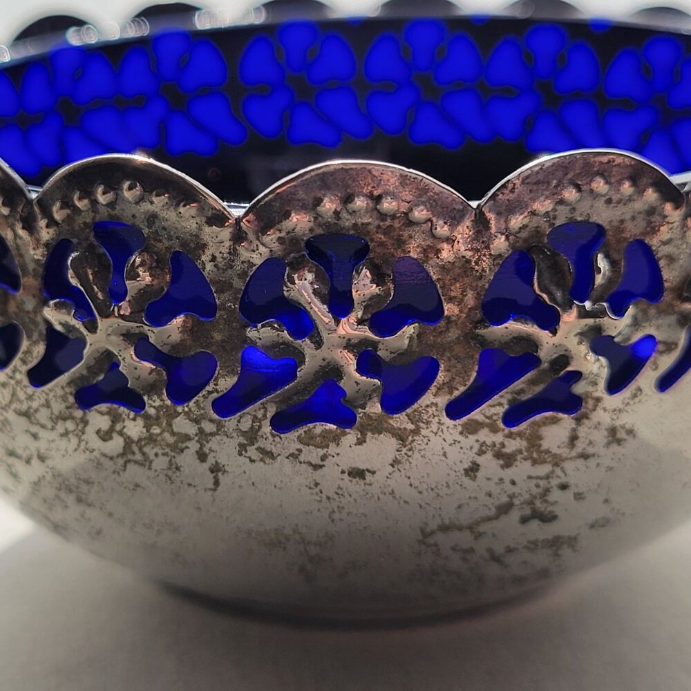 Vintage Silver-Plated Cobalt Blue Glass Bowl With Filigree Design - Picture 3 of 7